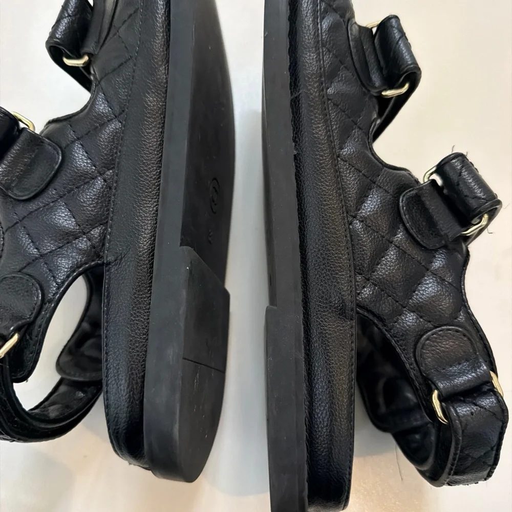 CHANEL Black Quilted Leather CC Logo Sandals with Gold Hardware - Picture 3 of 9
